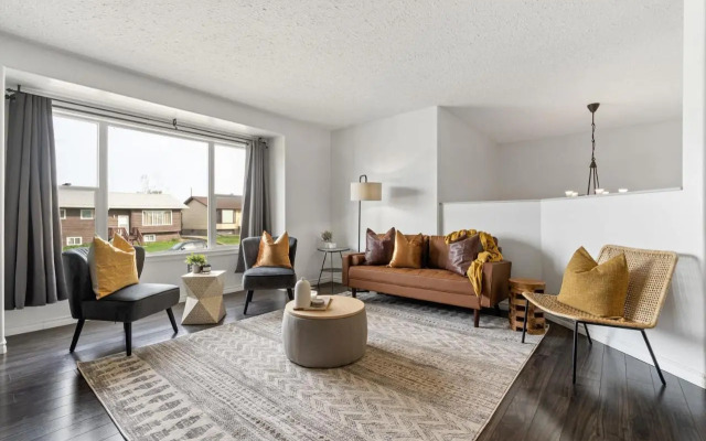 Dino Roar I Sleeps 12 I New