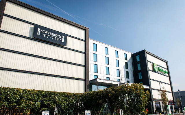 Staybridge Suites London Heathrow - Bath Road by IHG
