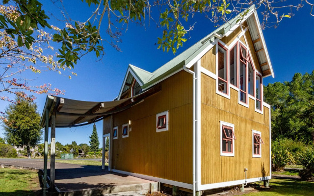 The Gingerbread House with Spa - Ohakune Holiday Home