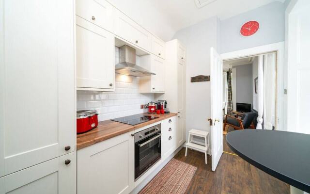 The Gate Lodge - Modern and Period Combined