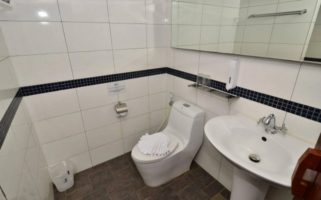 Lap Roi Karon Beachfront