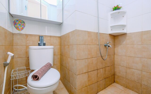 Comfort Designed 2Br At Green Pramuka City Apartment