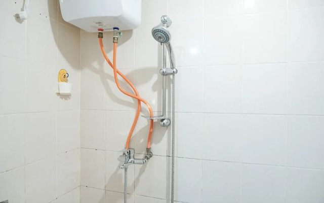 Fully Furnished With Comfortable Design Studio Sunter Park View Apartment – Bathroom – Jakarta