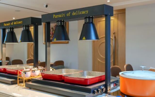 Vienna International Hotel (Sanmenxia South Station Branch)