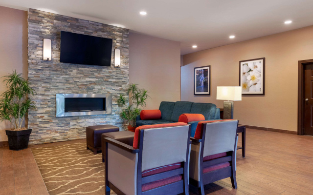 Comfort Inn & Suites Fayetteville - University Area