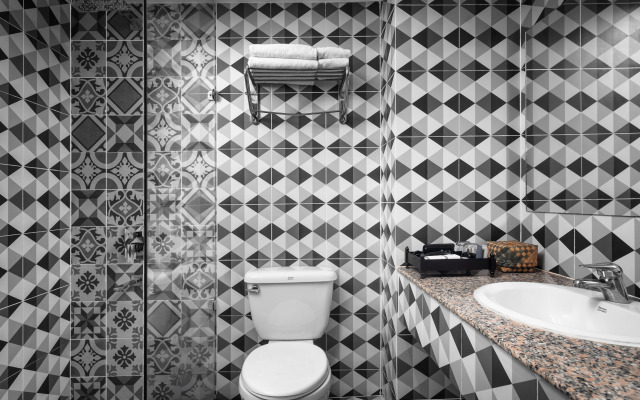 Pacific Hotel, Phnom Penh