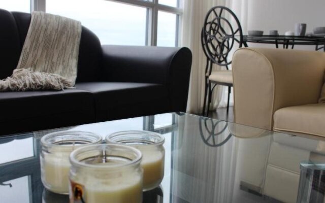 Deluxe Corner Suite - By Elite Suites