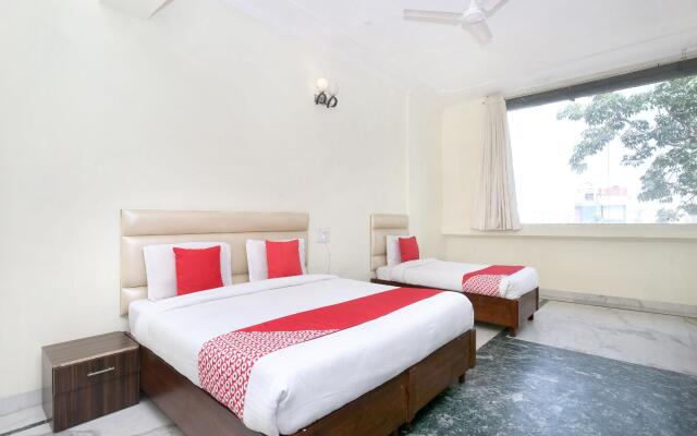 OYO 15644 Hotel Karma