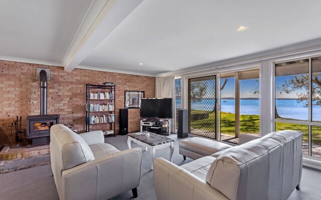 Sandranch, 123 Foreshore Drive