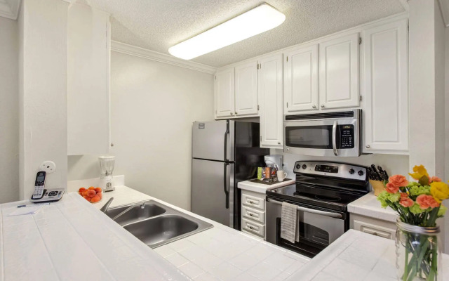 Oakwood At Eaves Mountain View