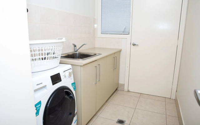 Lovely 3 Bed 2 Bath in the City Centre