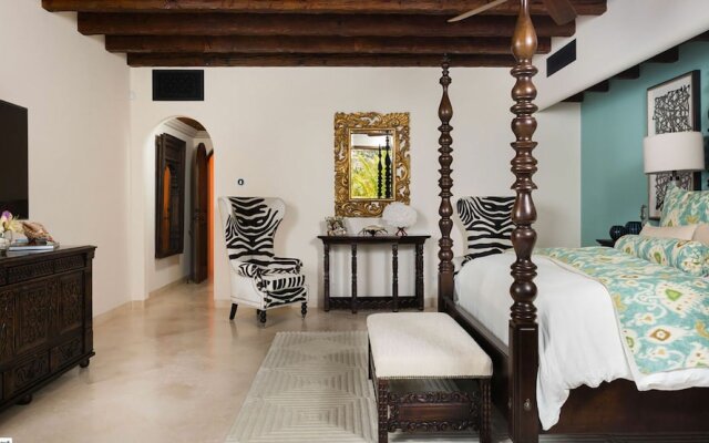Beautiful Holiday Villa in a Prime Location in Cabo San Lucas 1007