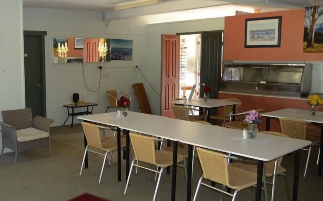 Beerwah Glasshouse Mountains Motel