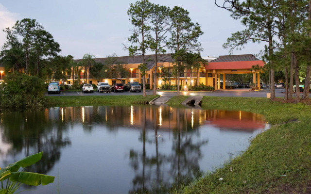 SureStay Hotel by Best Western St. Pete Clearwater Airport