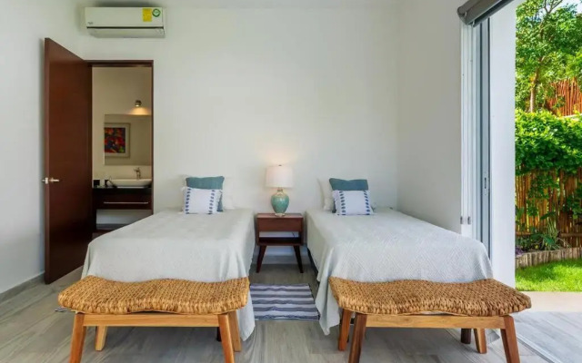 Luxury Private 3BED Villa, Garden, Pool,Security