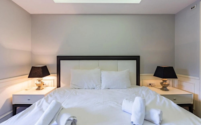 Bright and Cozy Flat Near Taksim Square in Sisli
