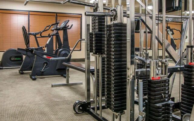 Wingate by Wyndham Livonia