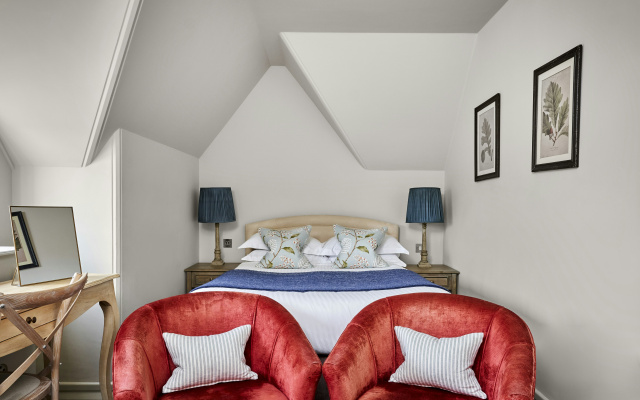 Careys Manor & Senspa