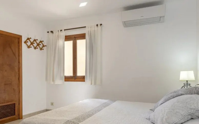 Spacious Villa With Garden