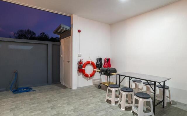 Lark Pool Villa Krabi