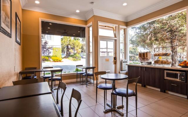 Best Western Carmel's Town House Lodge