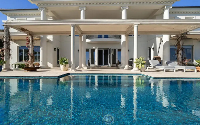The Bay Crest Manor Views Pool Beach