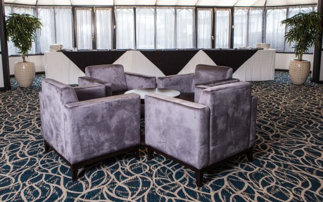 Elite Venue Selection Felbridge - Gatwick