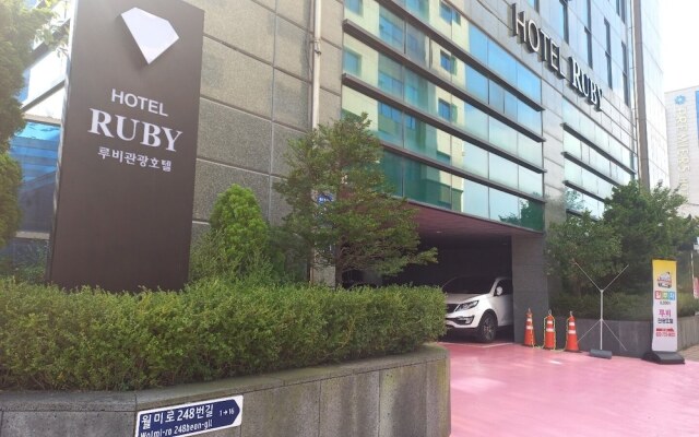 Ruby Tourist Hotel Wolmido