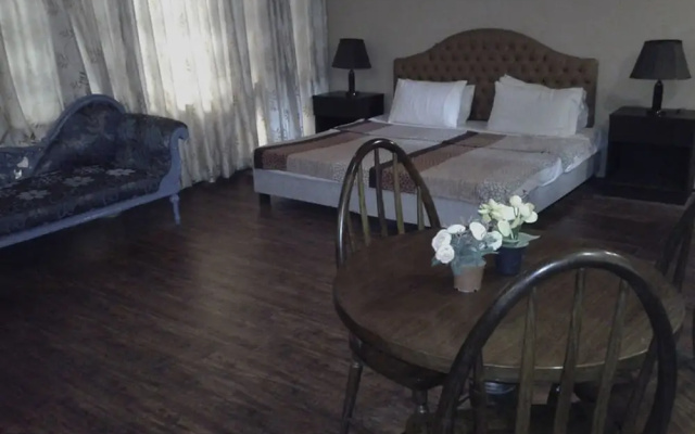 Explorers lounge