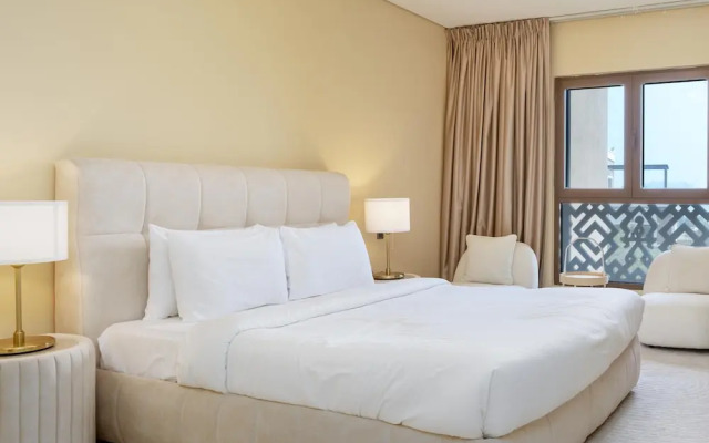 Massive 2 Bedroom with Palm View Balqis