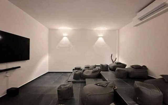 Charming One Bedroom Penthouse With Private Pool By Sandy Powerful