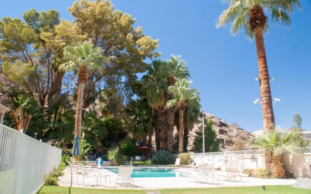 Sol Springs Inn