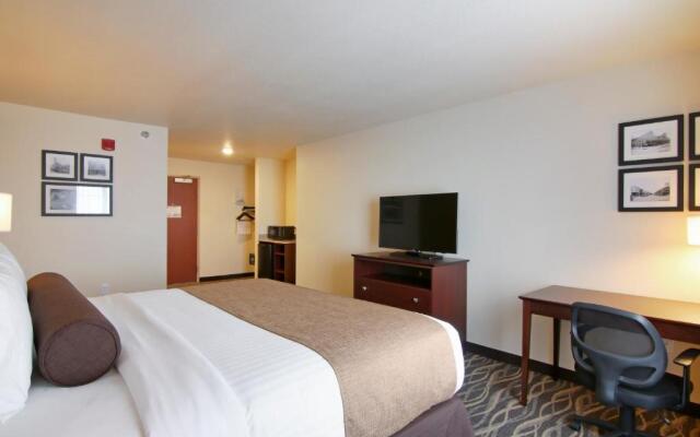 Cobblestone Inn & Suites at UW Stout Downtown Menomonie