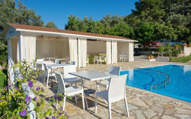 Vliho Bay Suites & Apartments