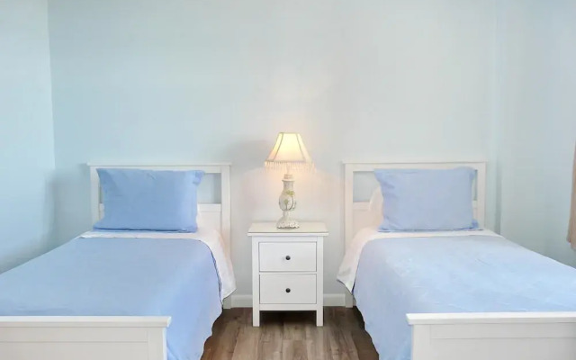 South Seas Tower 2-1001