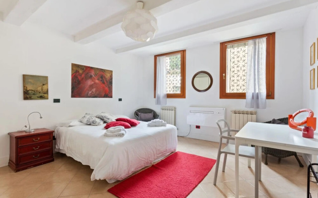 Riva Di Biasio Lovely Flat