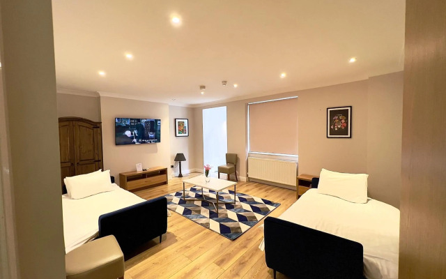 Spacious Two Bedroom Apartment in Westminster