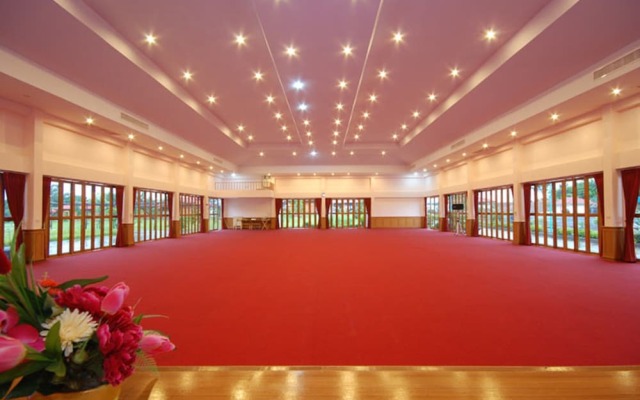 Golden Cliff Beach Resort