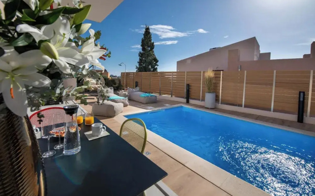 Flos Apartments