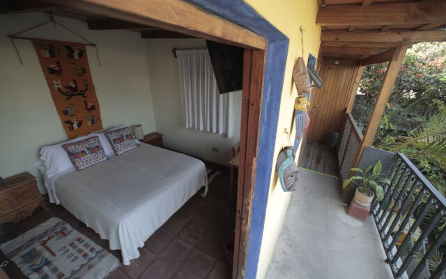 Yellow House - Hostel
