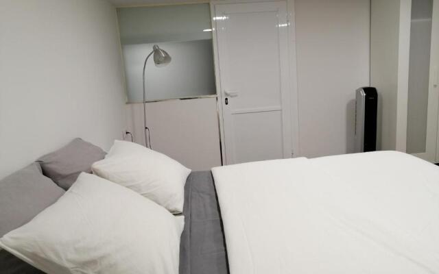 BIOMA Modern & Minimalist Apartment