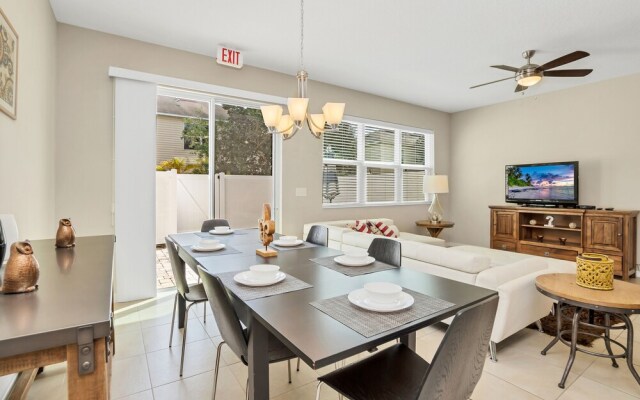 Crown Villa Compass Bay