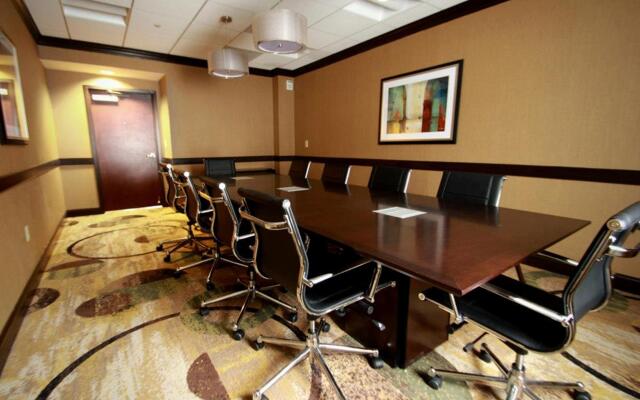 Holiday Inn Express Philadelphia - Penns Landing by IHG