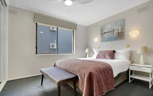 Hybiscus Waterfront Apartments