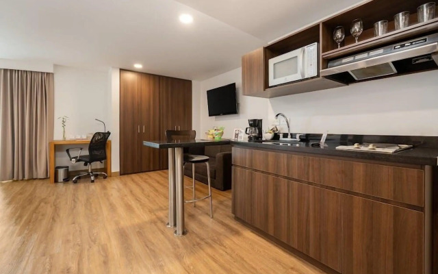 Leblón Suites Hotel