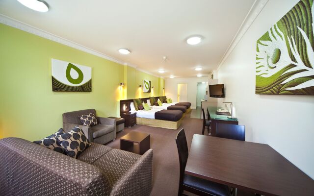 Hyde Park Inn Hotel