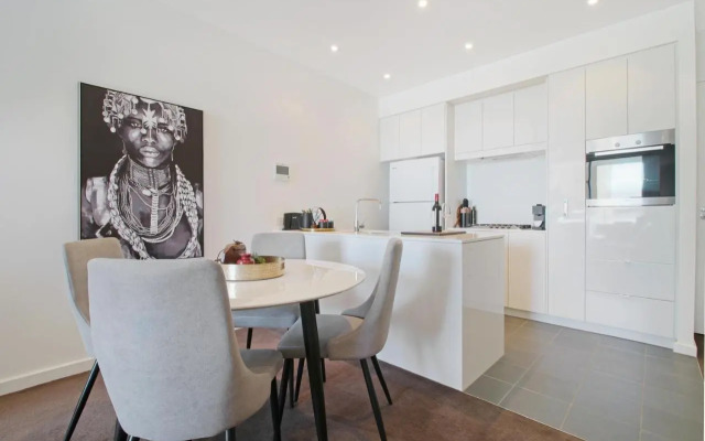 ★Lux 2BR on Hindmarsh SQ★