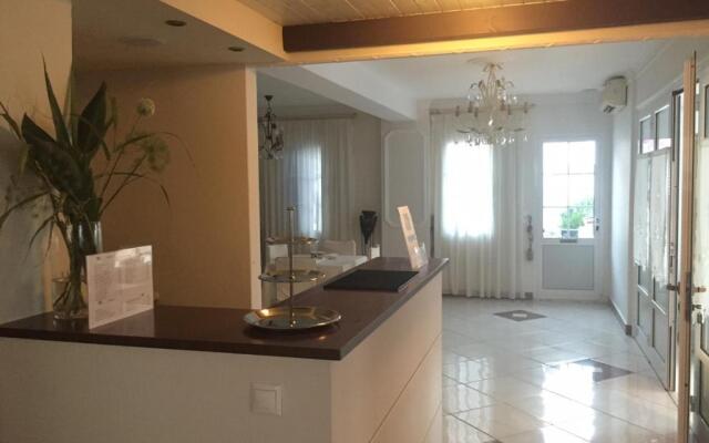 Polemis Studios & Apartments