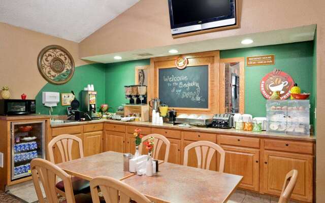 AmericInn by Wyndham Oscoda Near AuSable River