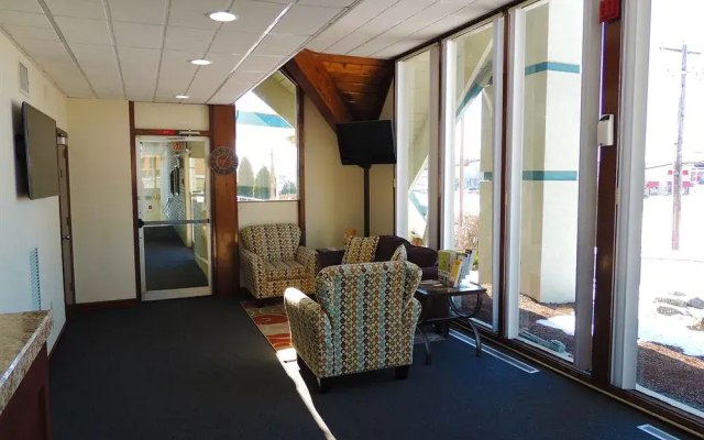 Budget Host Inn & Suites